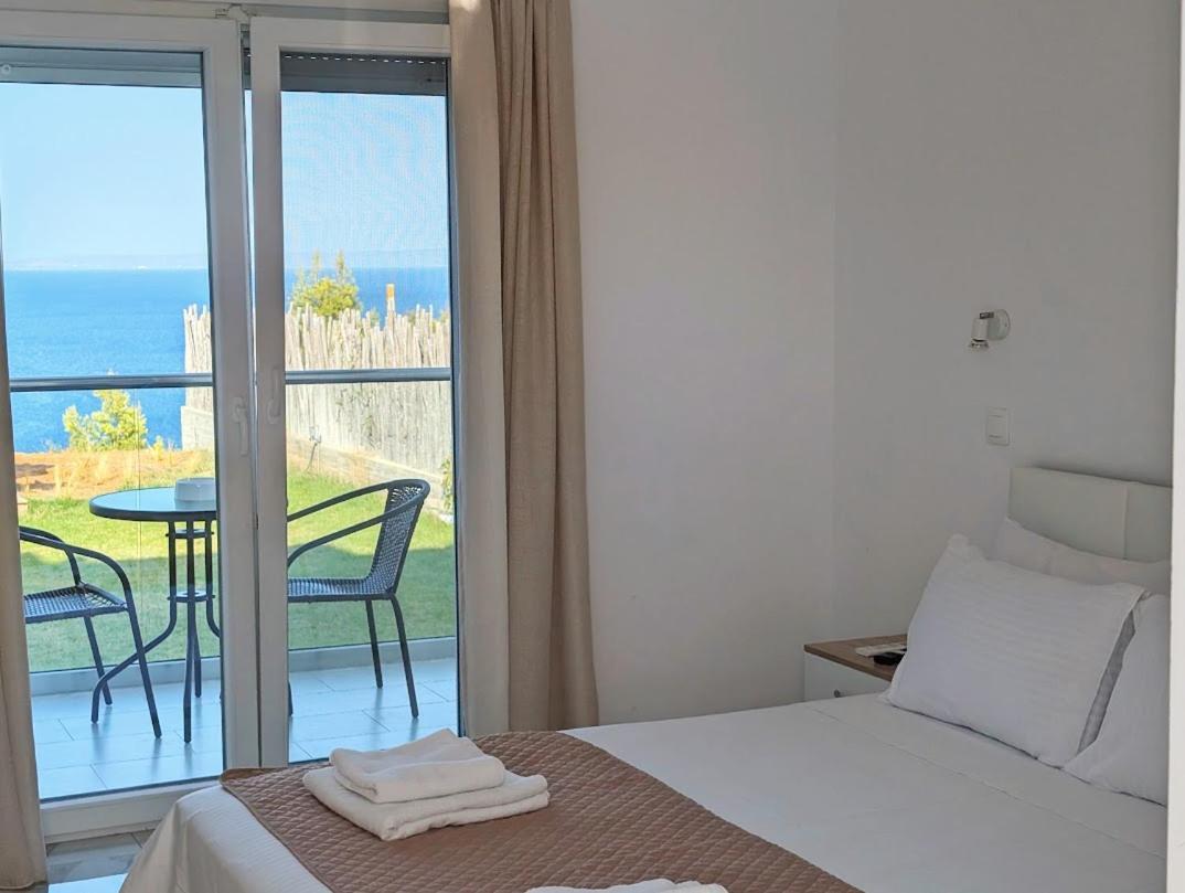 Blue Dream Afytos Aparthotel Buitenkant foto